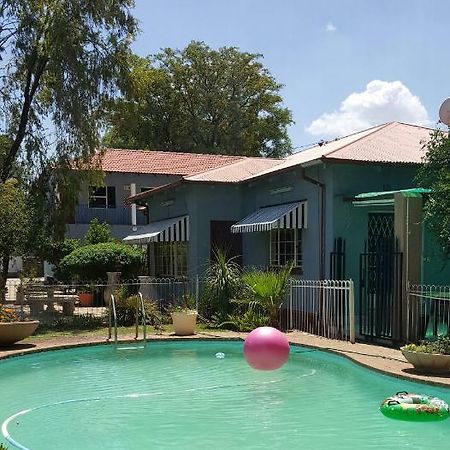Silver Rest Guesthouse Mafikeng Dış mekan fotoğraf